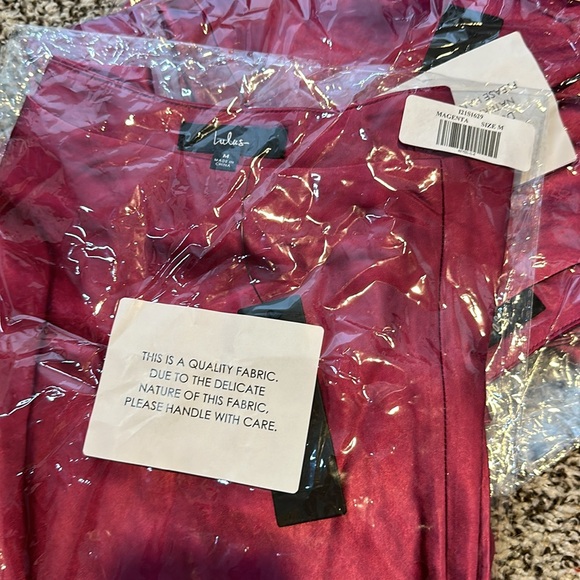 Lulus Flirty Days Magenta Satin Mini Skirt - Picture 4 of 4